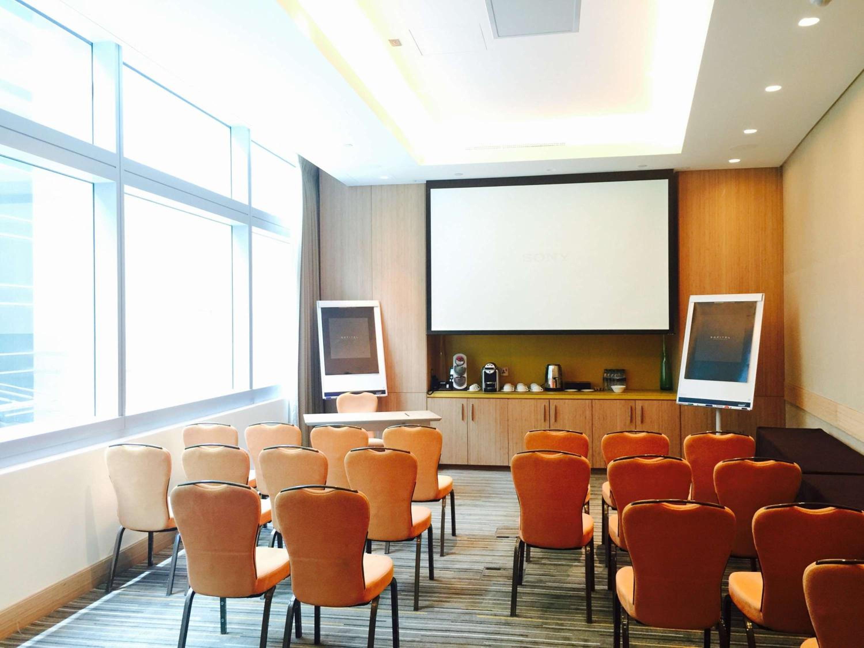 Sofitel Dubai Downtown — снимок 30