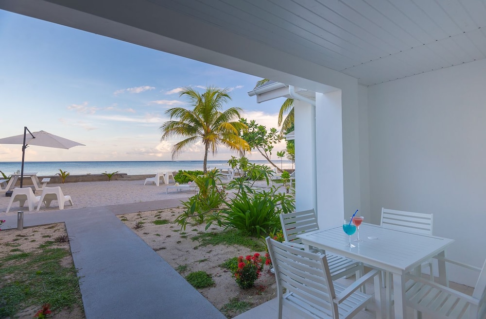 Le Nautique Luxury Beachfront Apartments — снимок 16
