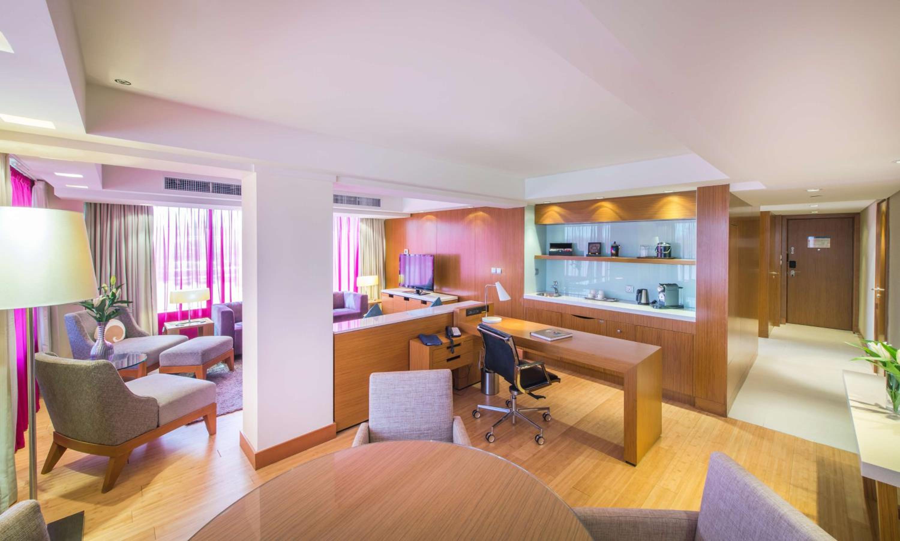 Radisson Blu Hotel, Kuwait — снимок 2