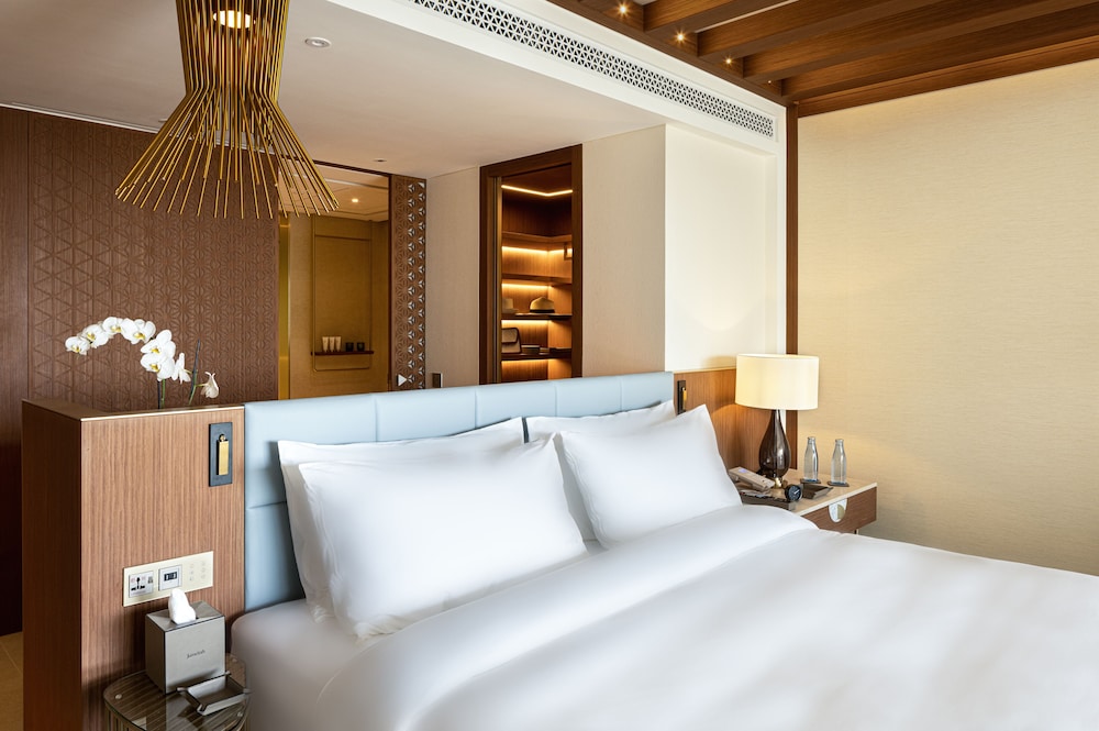 Jumeirah Gulf of Bahrain Resort & Spa — снимок 9