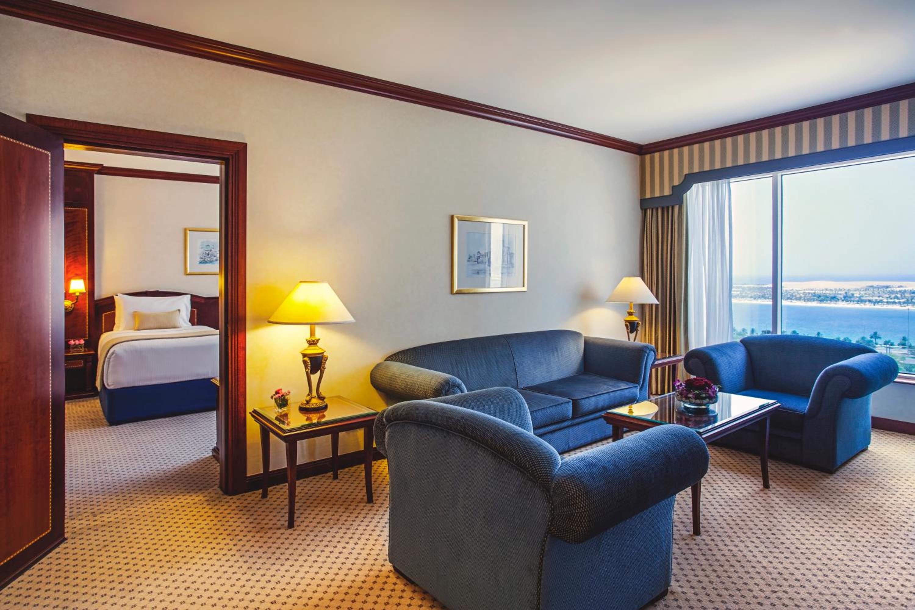 Corniche Hotel Abu Dhabi — снимок 18