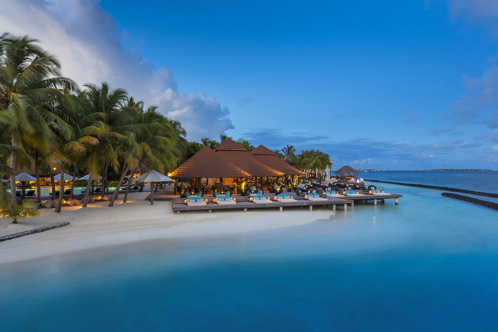 Kurumba Maldives — вид курорта