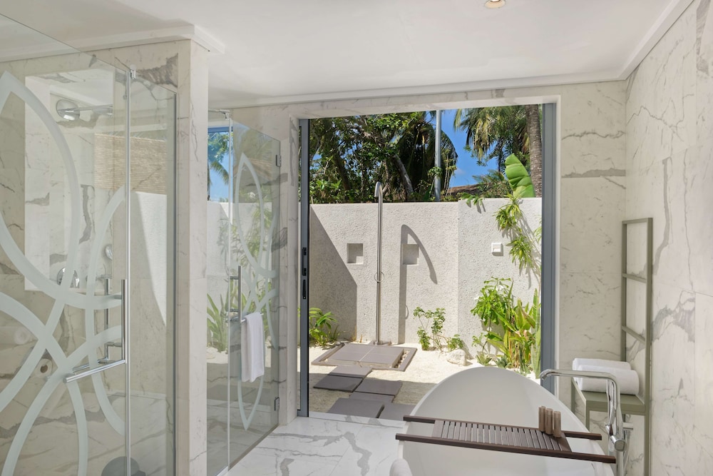 Outrigger Maldives Maafushivaru Resort — снимок 25