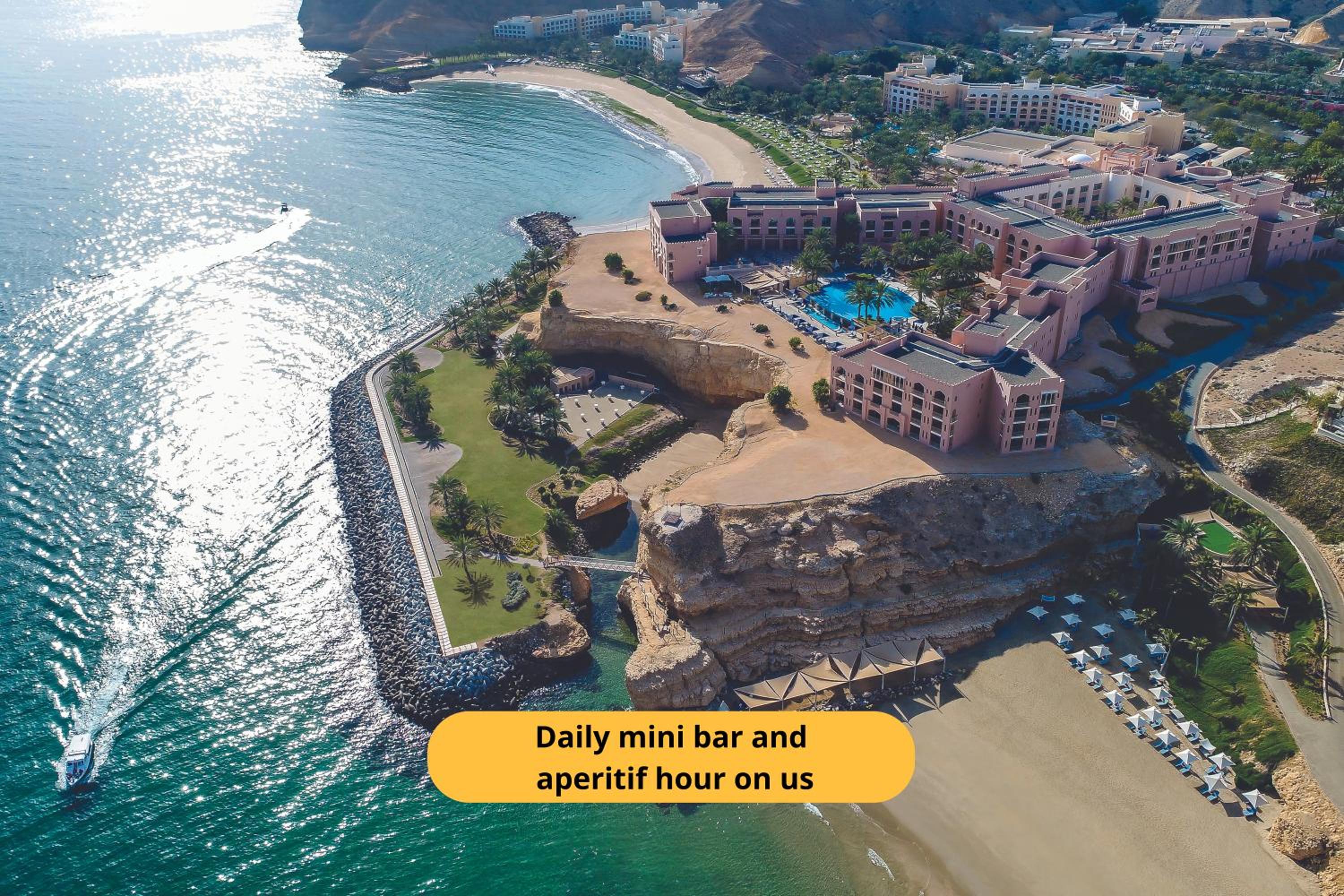 Al Husn Hotel Muscat — вид курорта