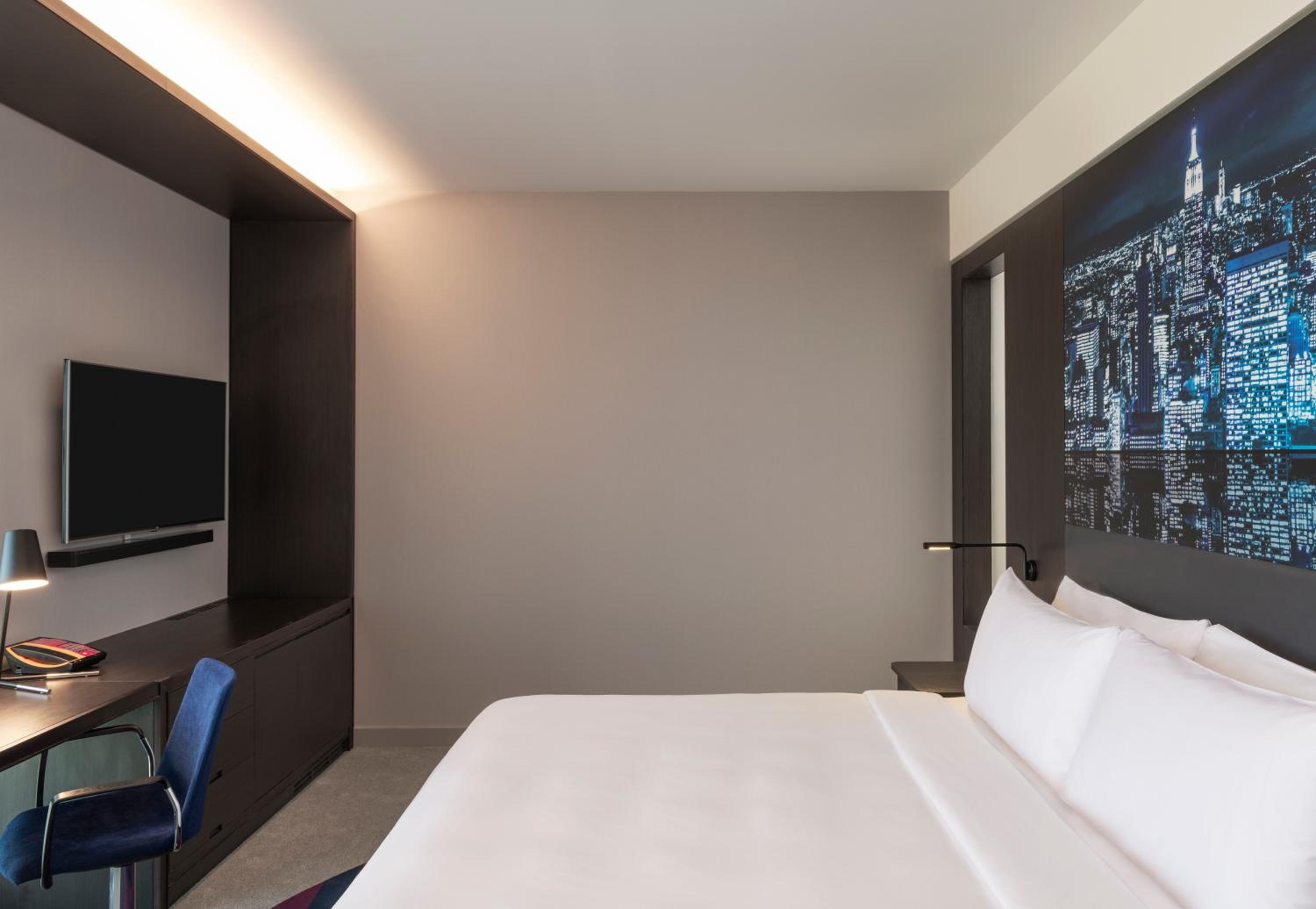 Aloft Dubai Creek, a Marriott Hotel — снимок 7