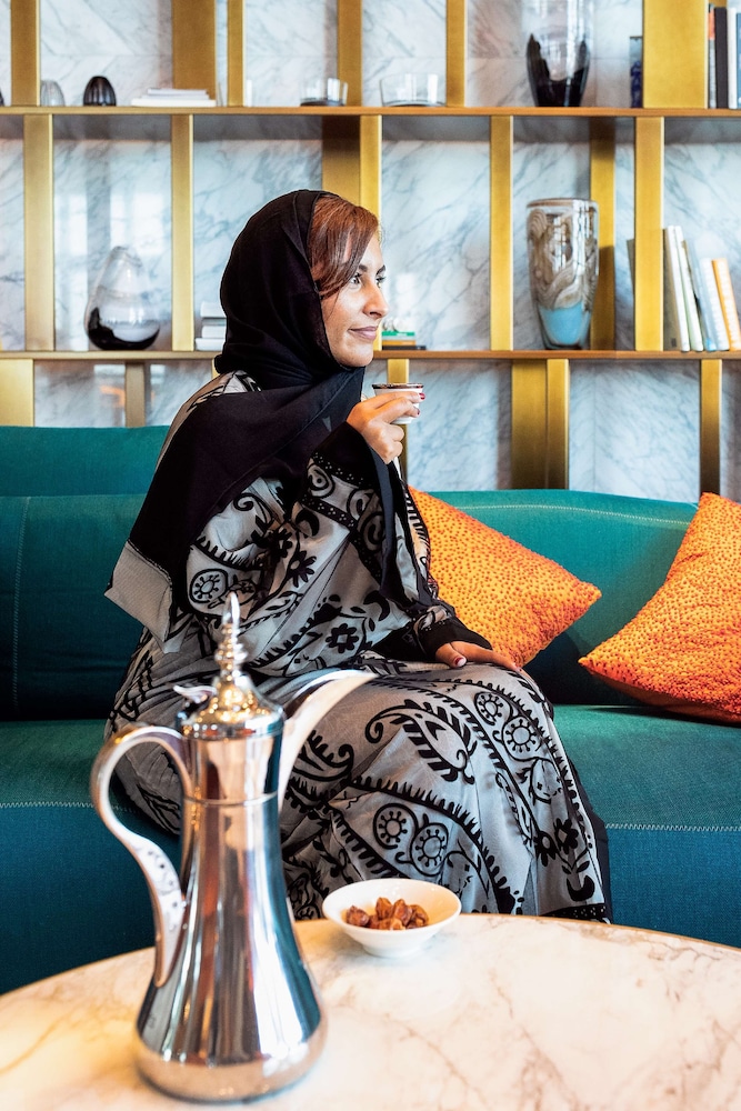 Andaz Capital Gate Abu Dhabi – a concept by Hyatt — снимок 29