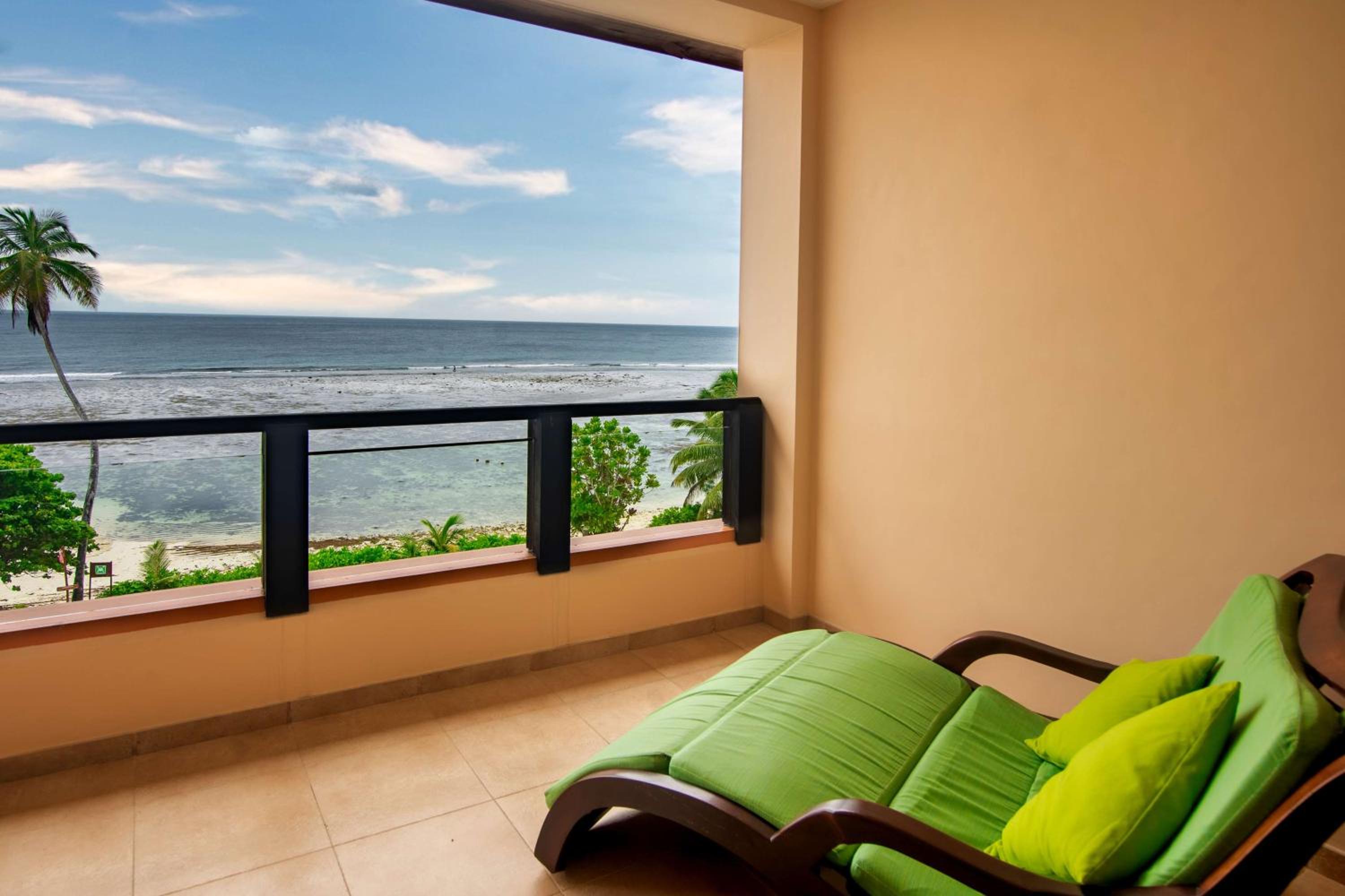 DoubleTree by Hilton Seychelles - Allamanda Resort & Spa — снимок 12