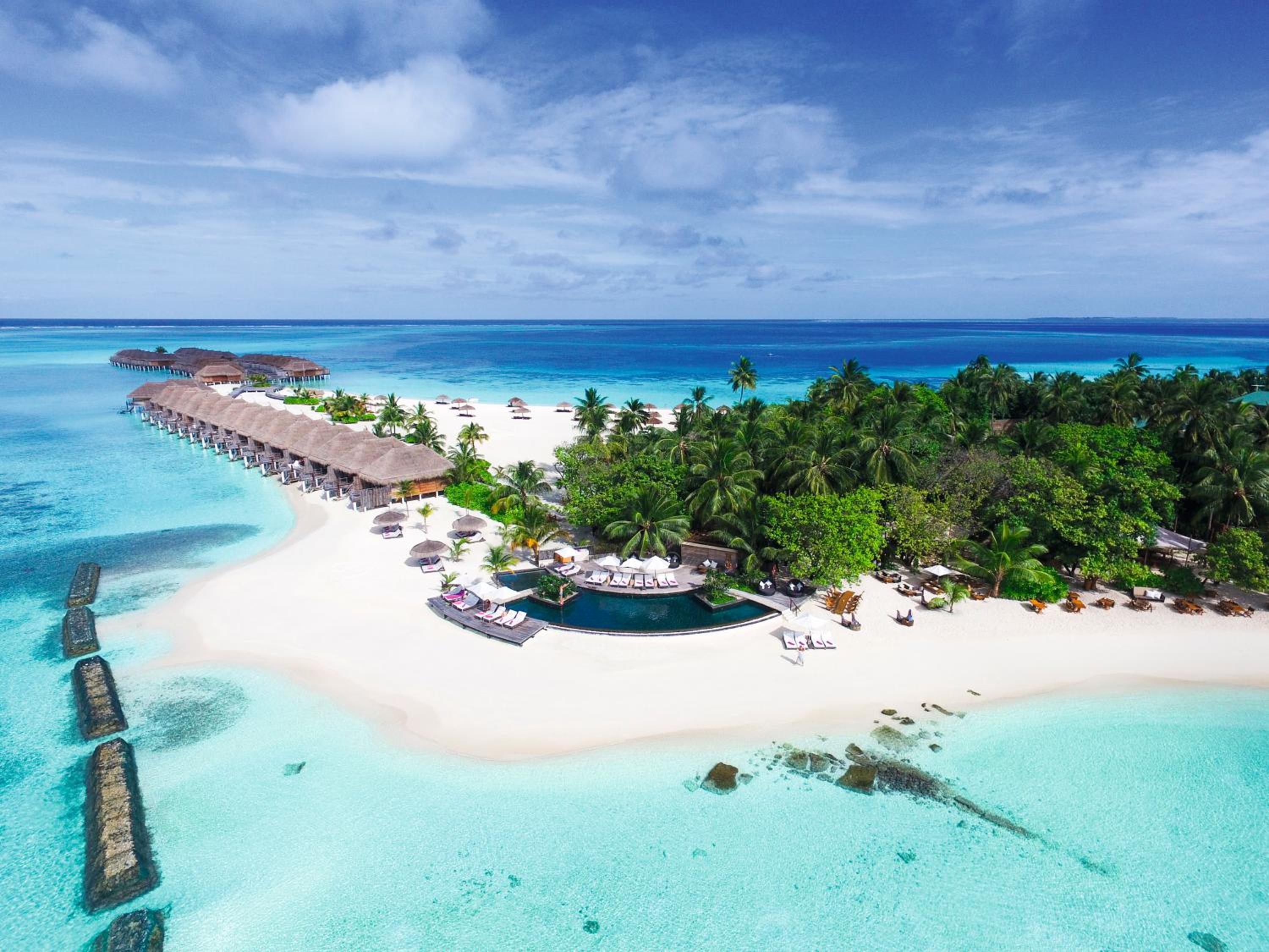 Constance Moofushi Resort — вид курорта