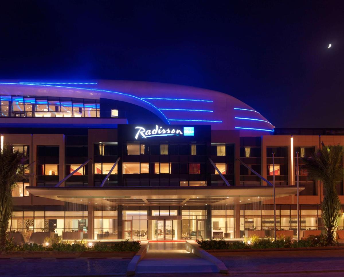Radisson Blu Hotel, Kuwait — вид курорта