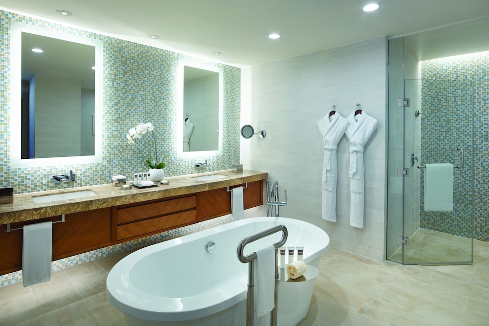 Swissotel Al Ghurair — снимок 20