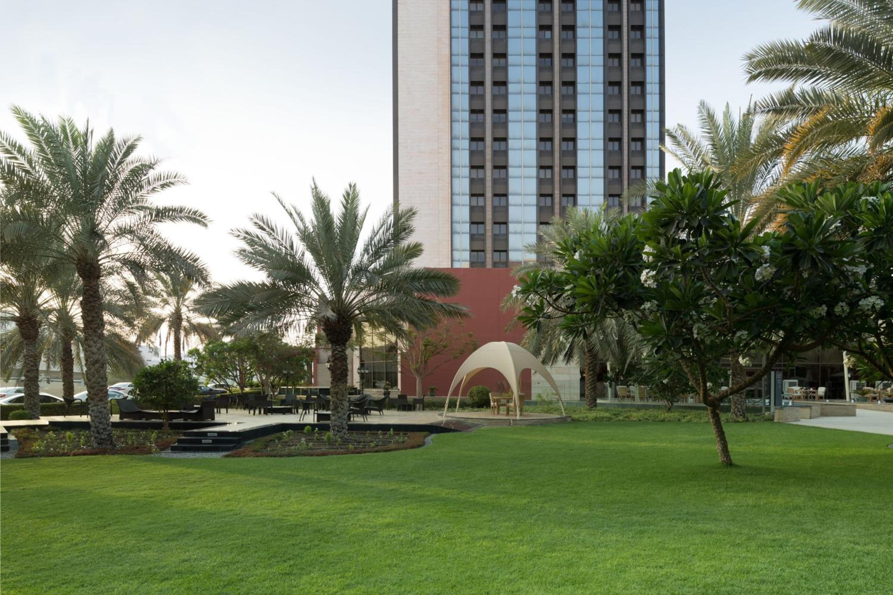 Sheraton Oman Hotel — снимок 18