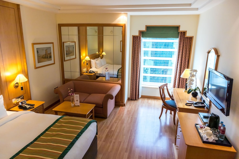 Crowne Plaza Abu Dhabi, an IHG Hotel — снимок 11