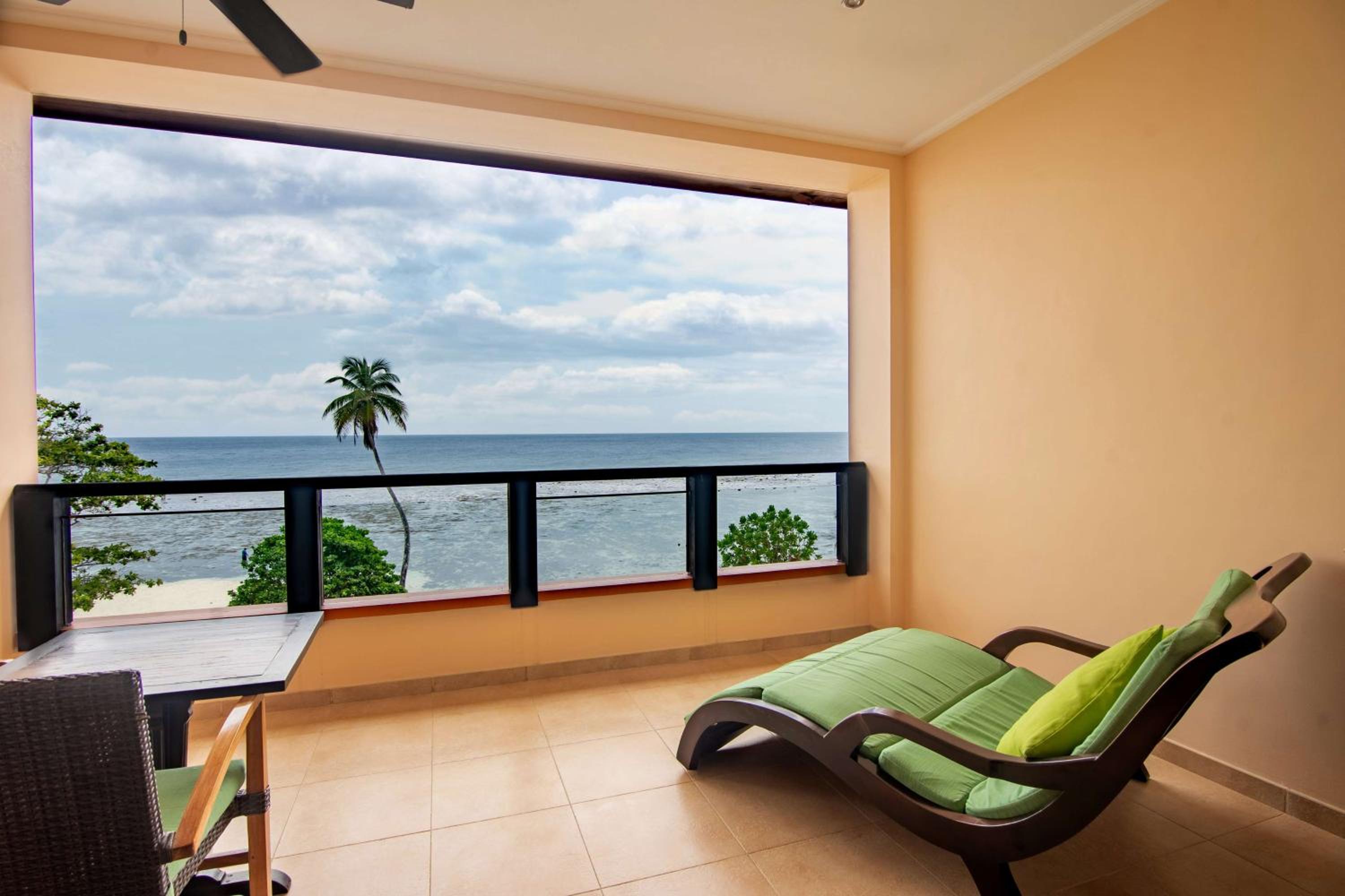DoubleTree by Hilton Seychelles - Allamanda Resort & Spa — снимок 17