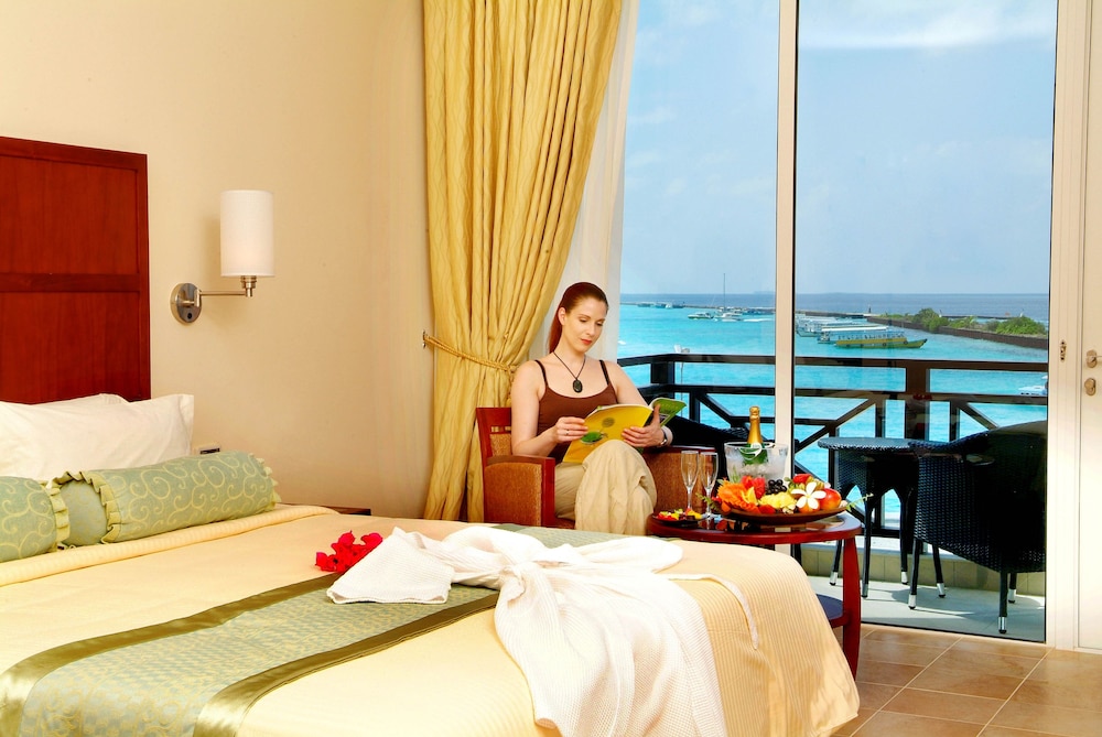 Hulhule Island Hotel — снимок 4