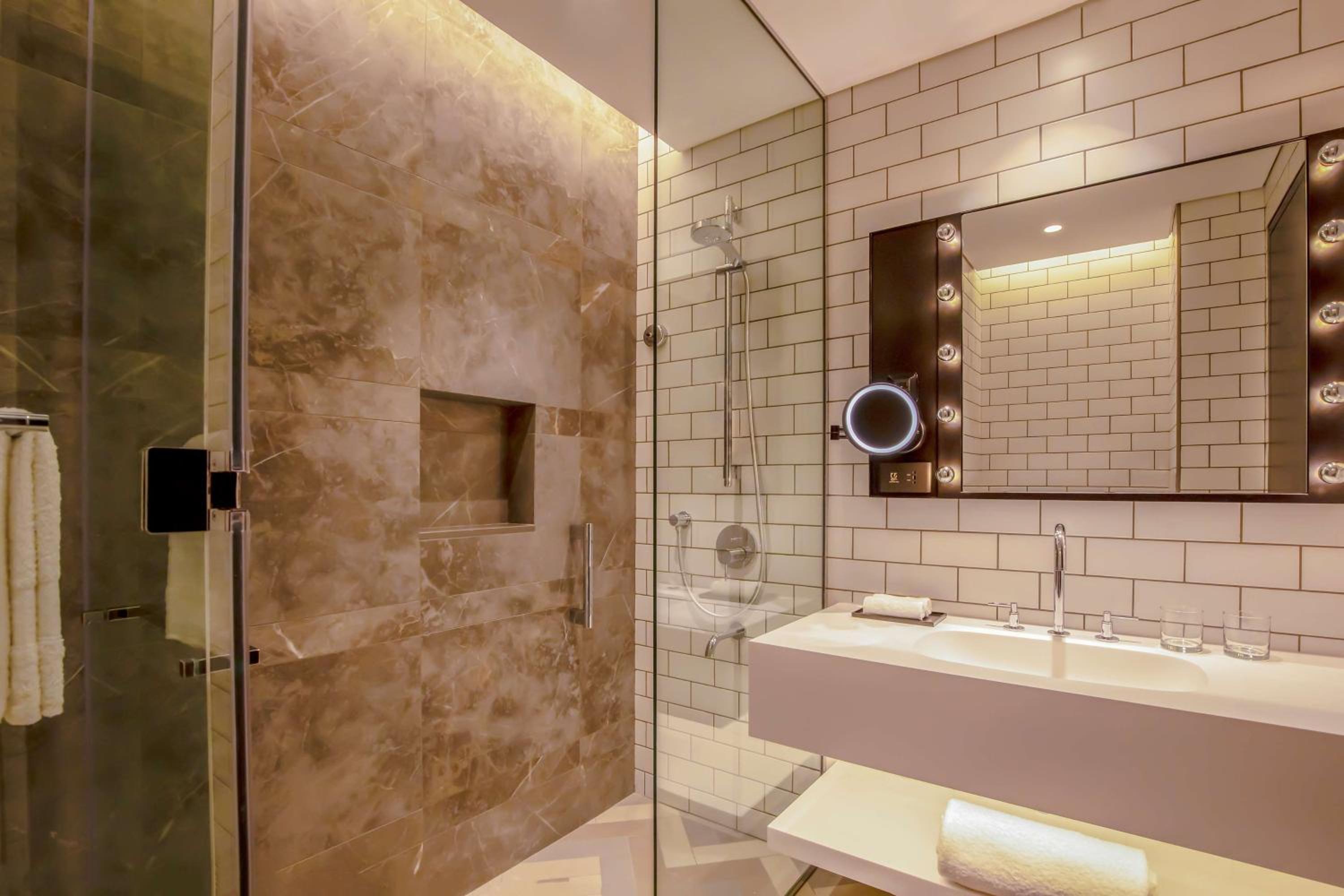 The WB Abu Dhabi, Curio Collection by Hilton — снимок 14