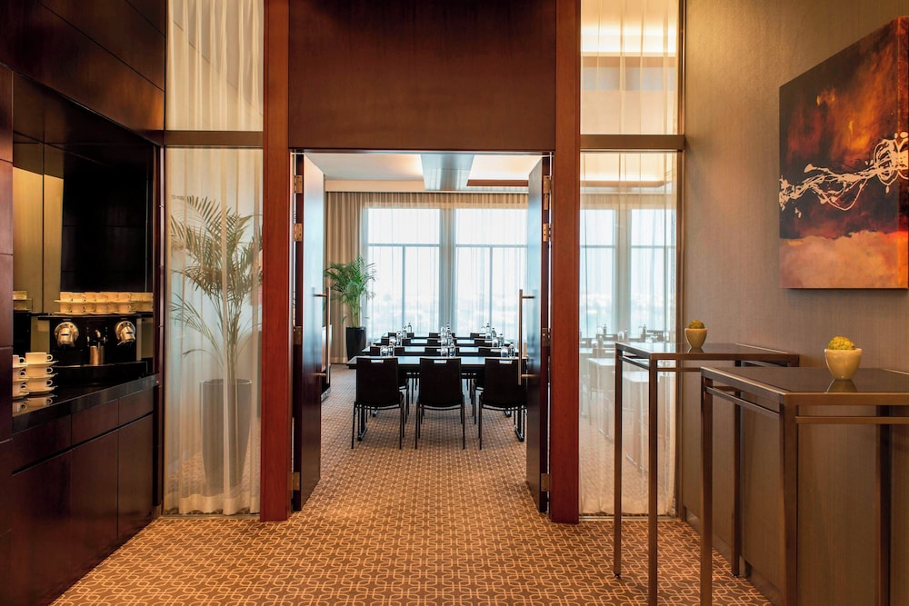 Sheraton Mall of the Emirates Hotel, Dubai — снимок 18
