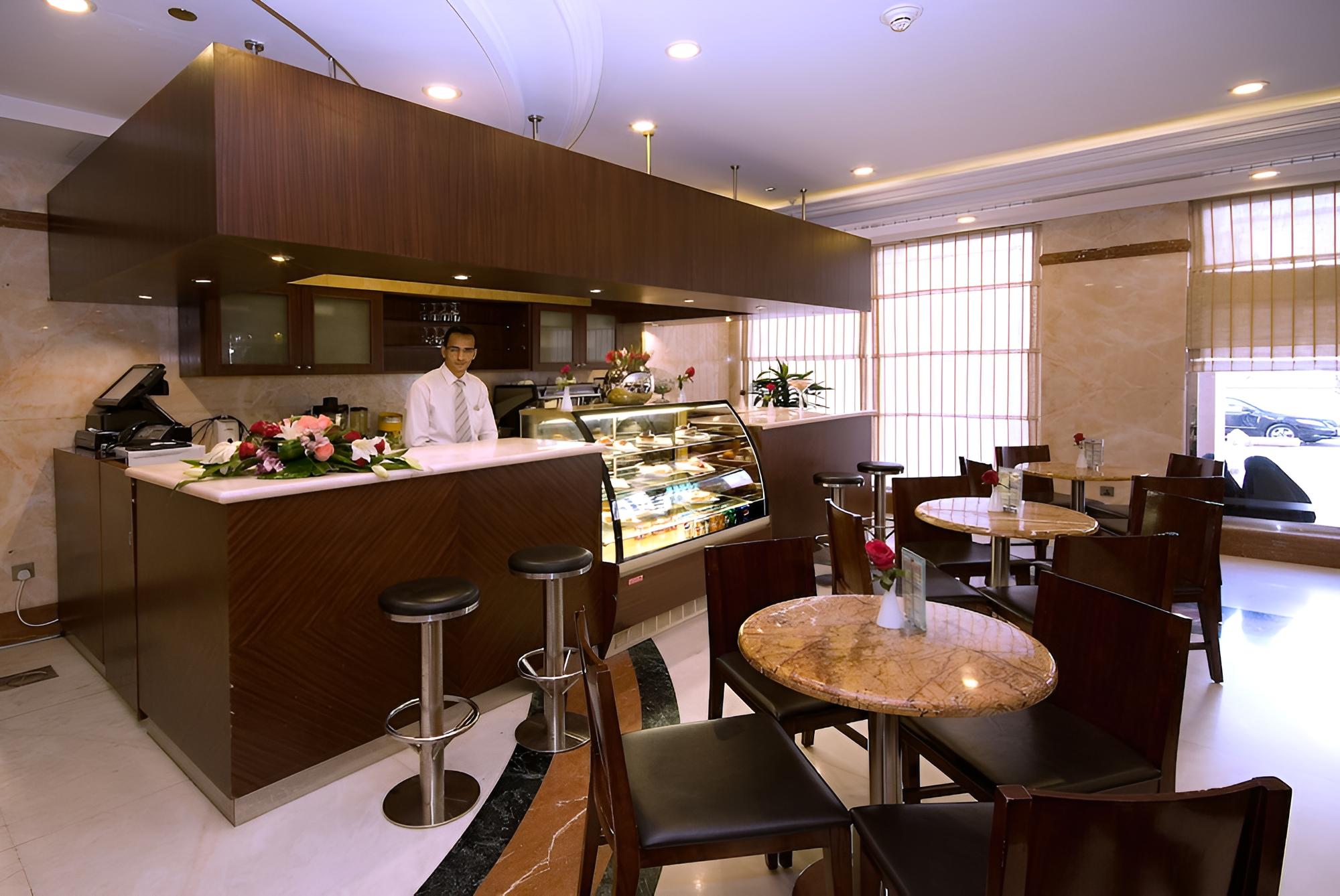 Dar Al Eiman Royal Hotel — снимок 11
