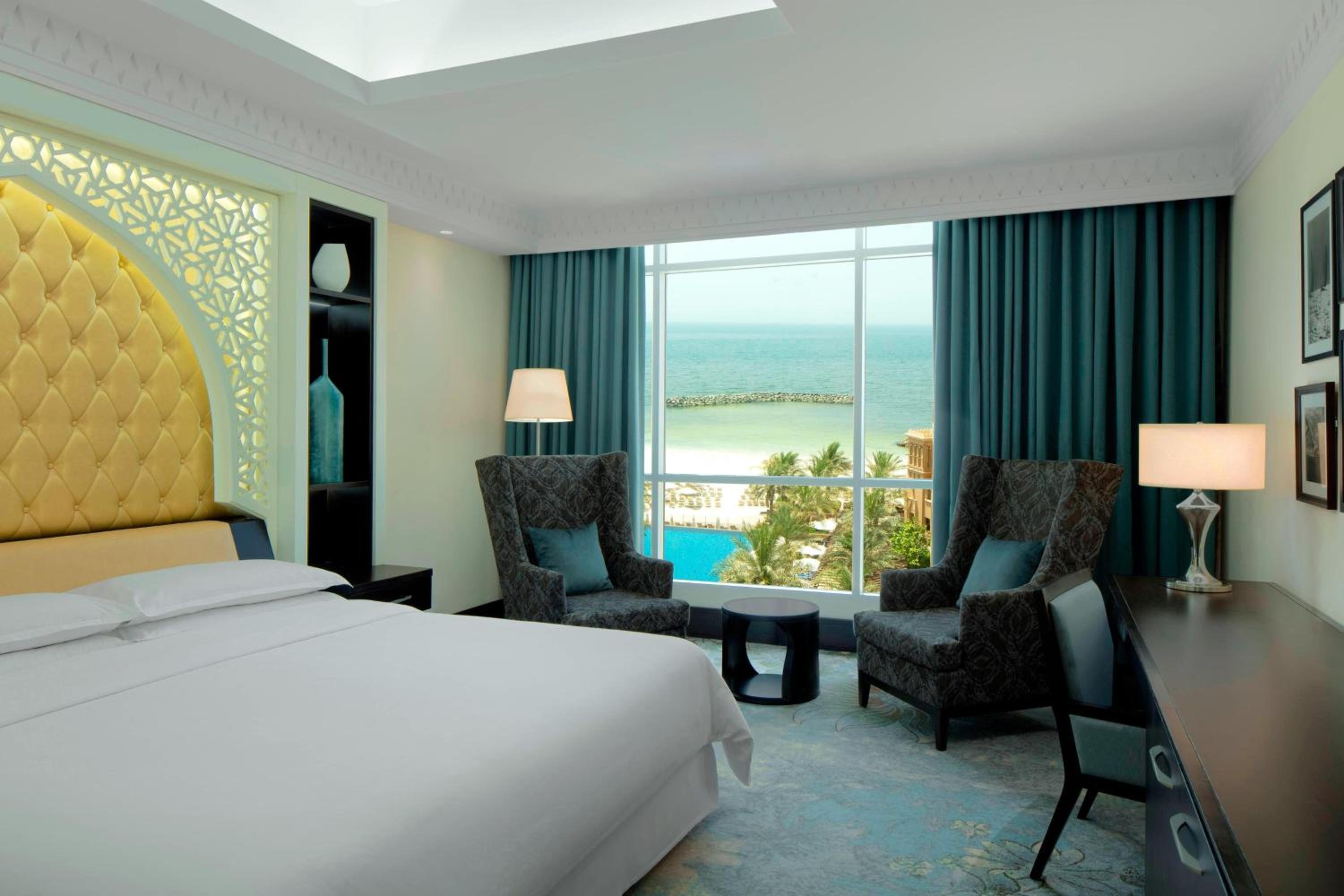 Sheraton Sharjah Beach Resort & Spa — снимок 26