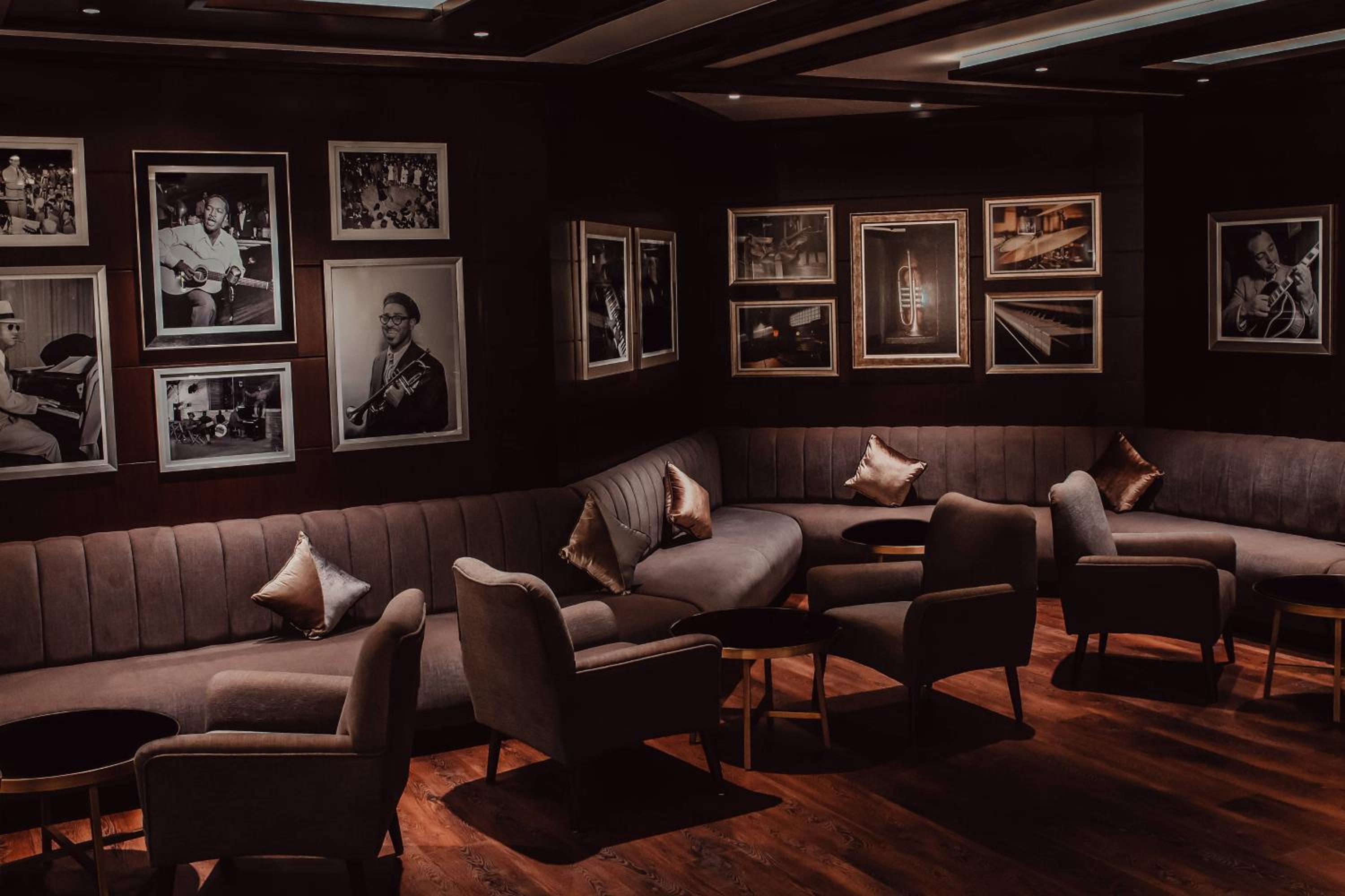Al Bustan Palace, a Ritz-Carlton Hotel — снимок 18