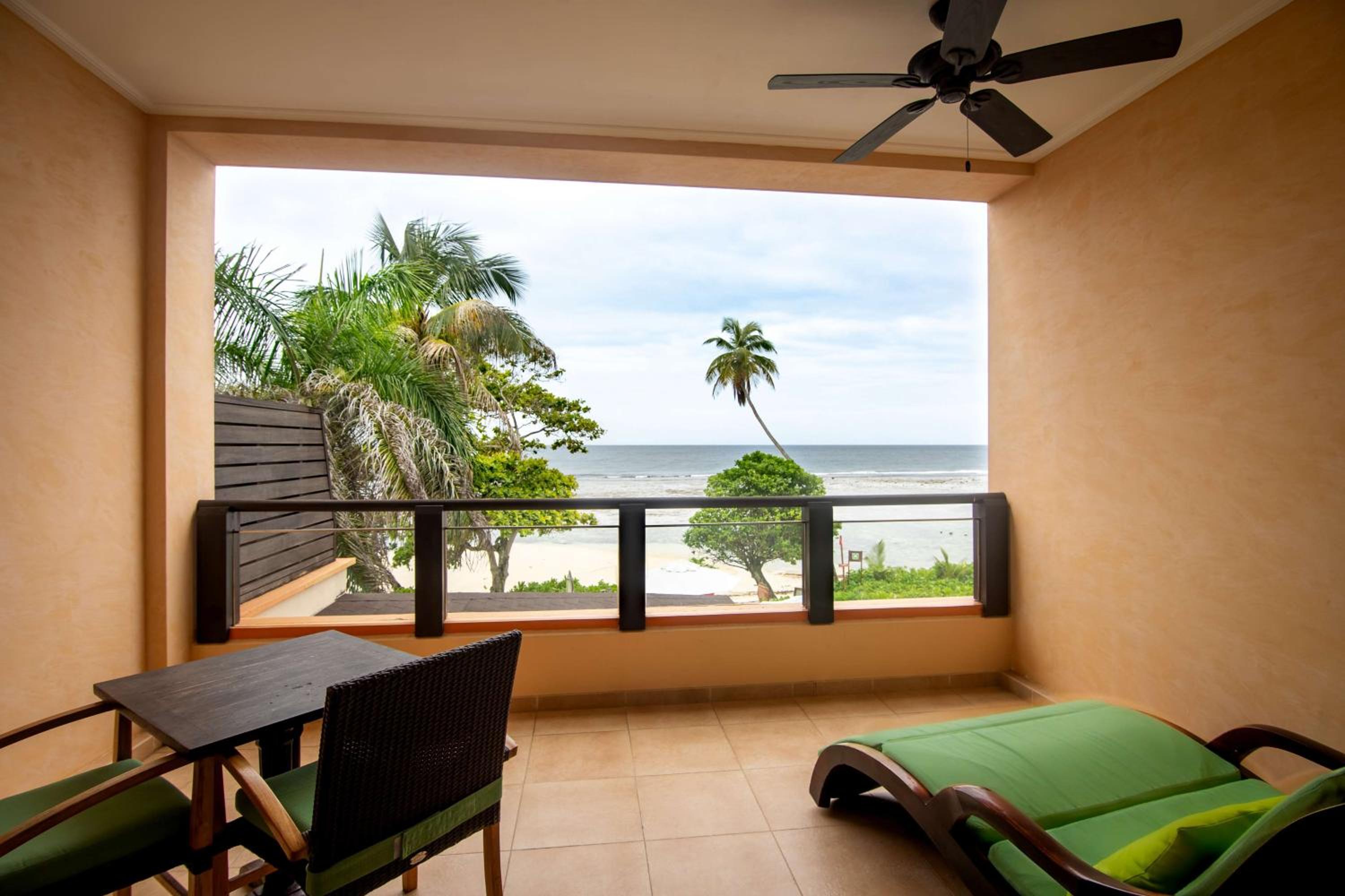 DoubleTree by Hilton Seychelles - Allamanda Resort & Spa — снимок 9