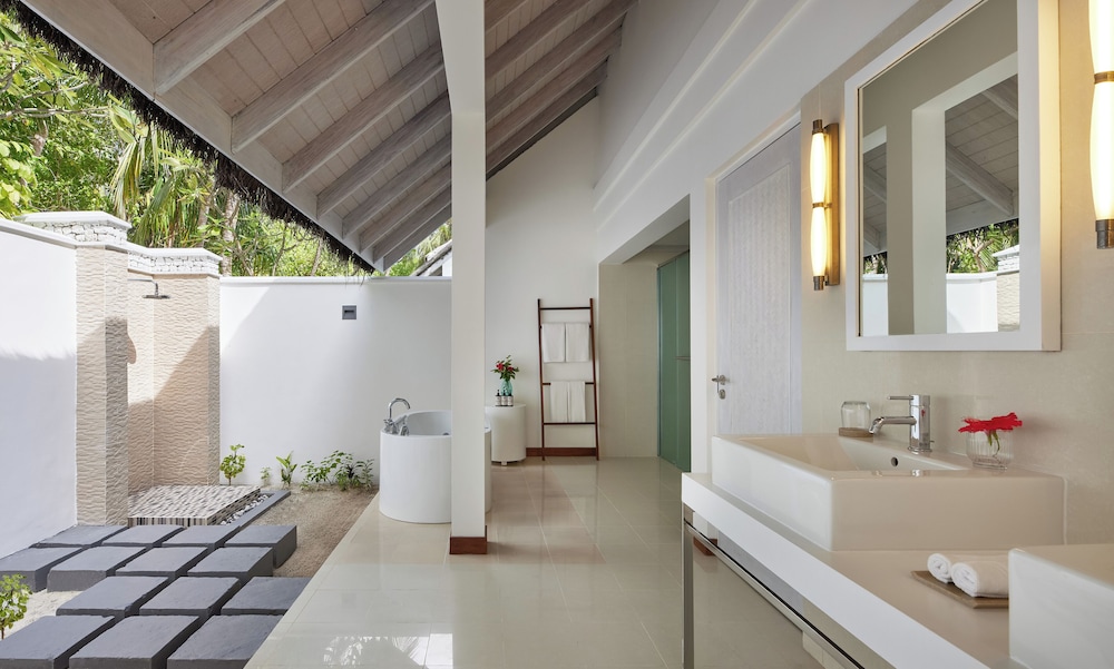 nH Maldives Kuda Rah Resort — снимок 21