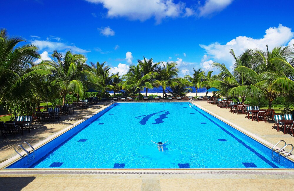 Hulhule Island Hotel — снимок 17
