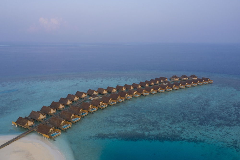 Emerald Faarufushi Resort & Spa — снимок 6