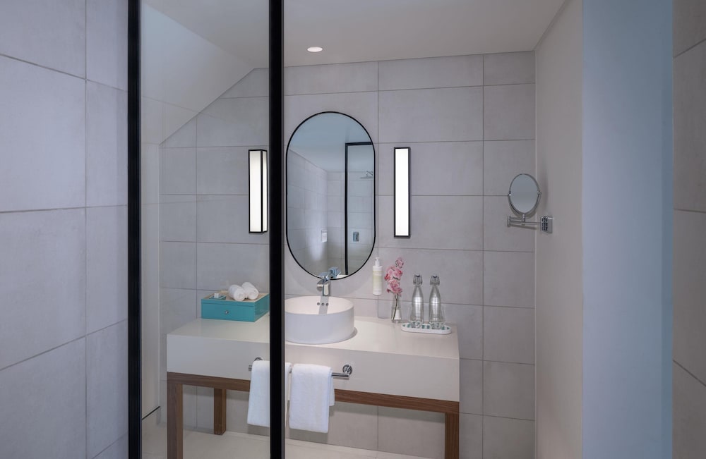 Avani Barbarons Seychelles Resort — снимок 4