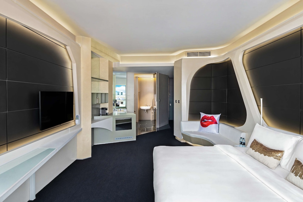V Hotel Dubai, Curio Collection by Hilton — снимок 13