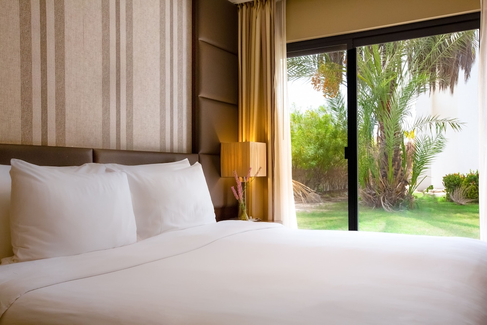 Dubai Marine Beach Resort & Spa — снимок 11