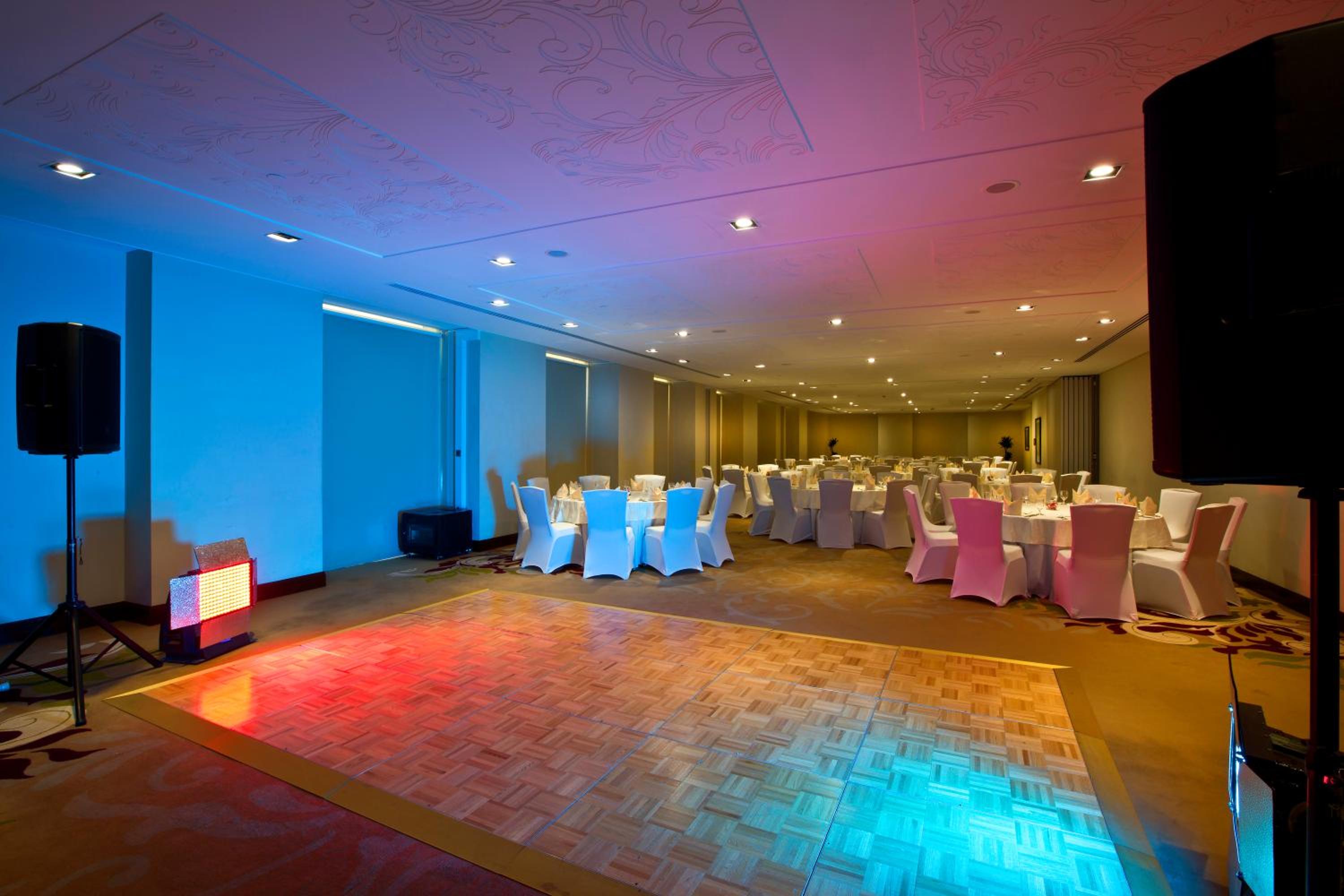 The Tower Plaza Hotel — снимок 11