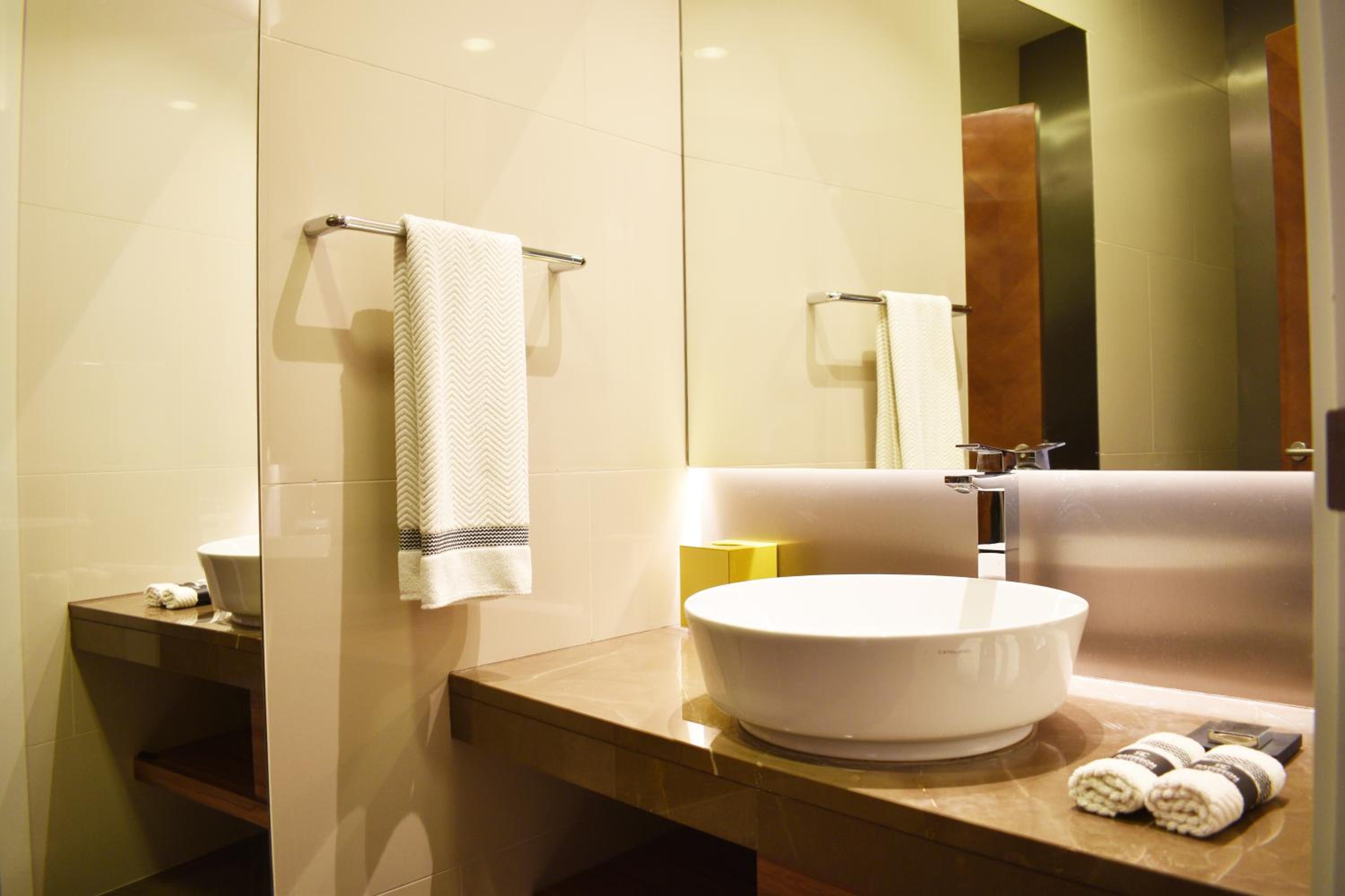 Symphony Style, Kuwait A Radisson Collection Hotel — снимок 15