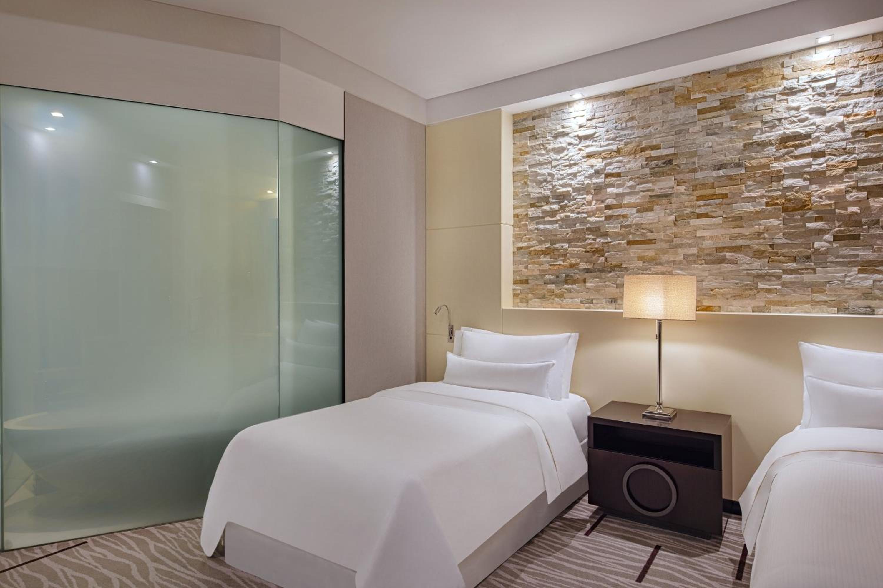 The Westin City Centre Bahrain — снимок 7