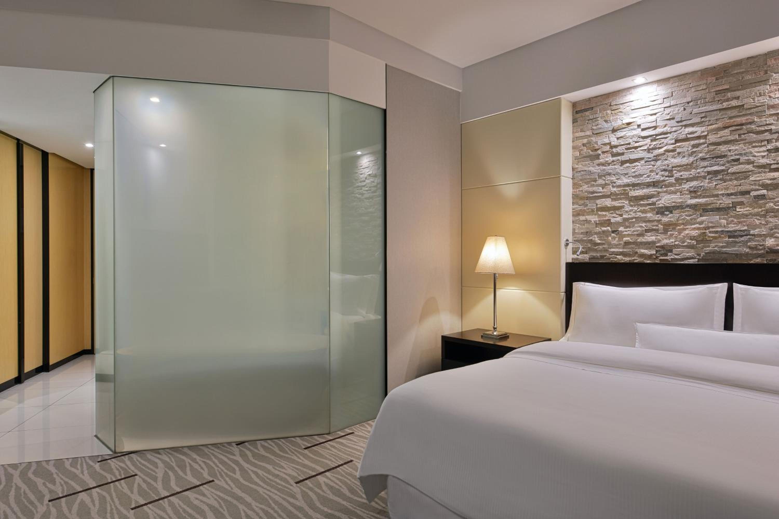 The Westin City Centre Bahrain — снимок 19