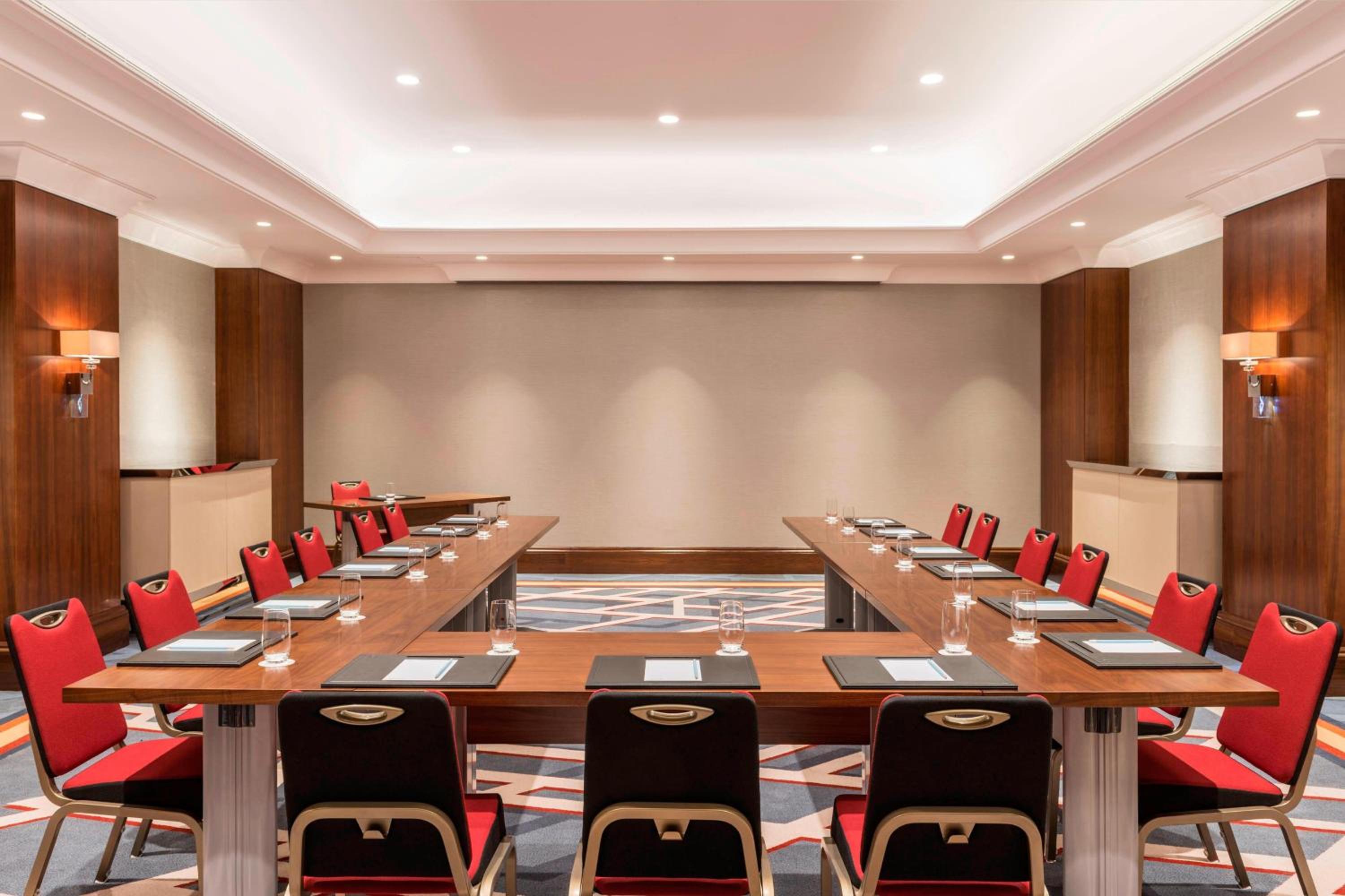 Sheraton Oman Hotel — снимок 2