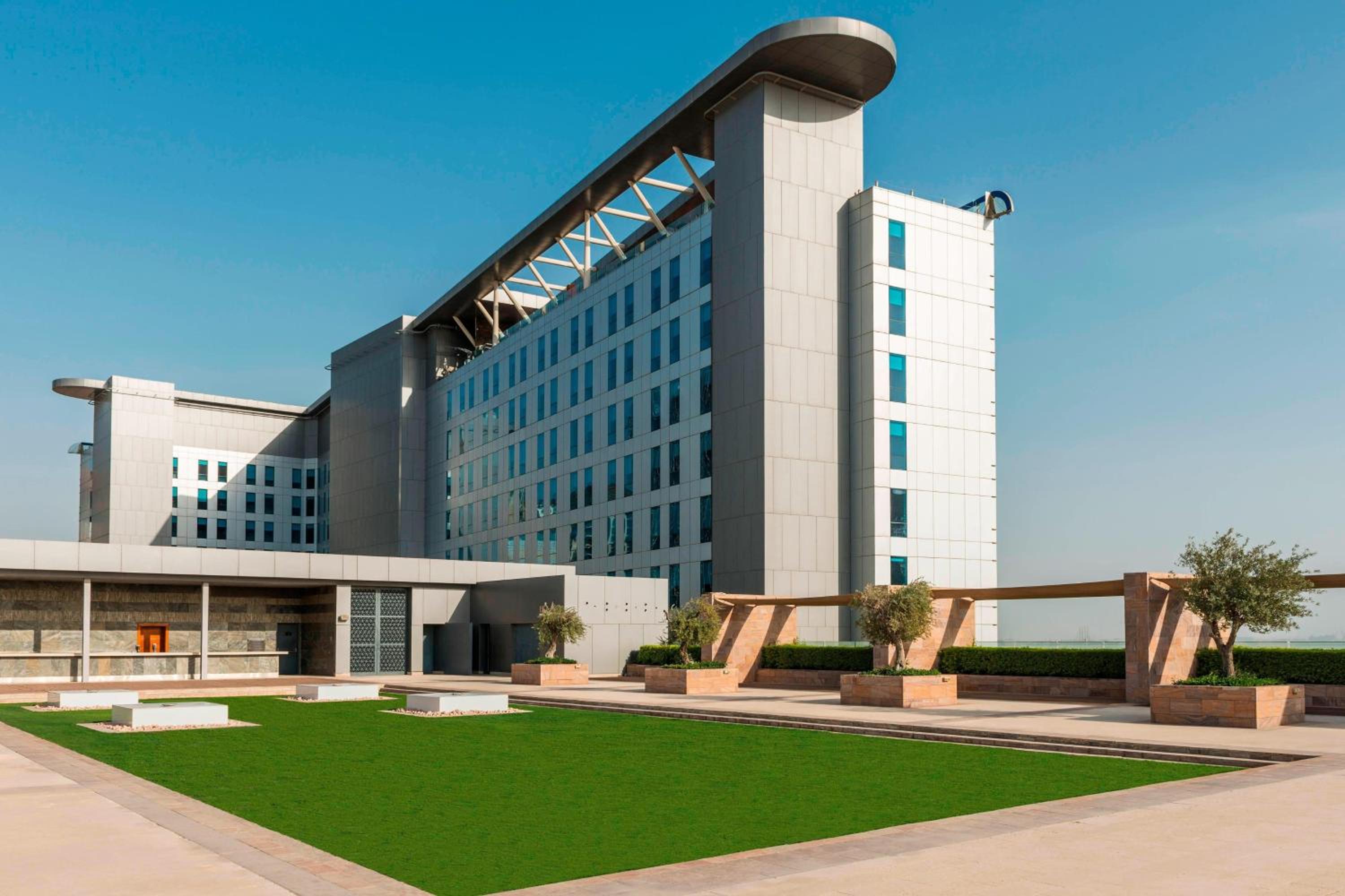 Aloft Abu Dhabi, a Marriott Hotel — вид курорта