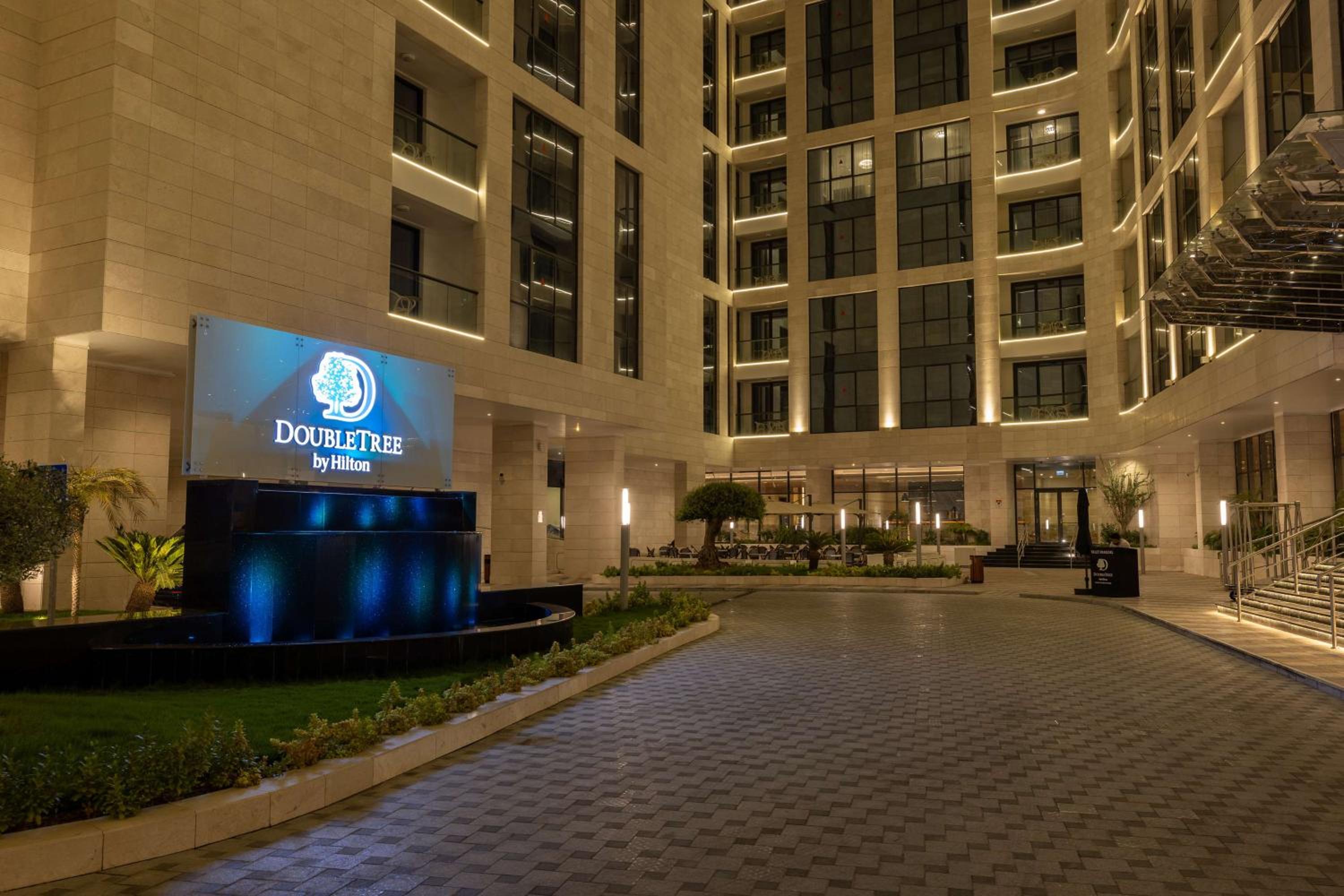 DoubleTree by Hilton Doha Downtown — снимок 28
