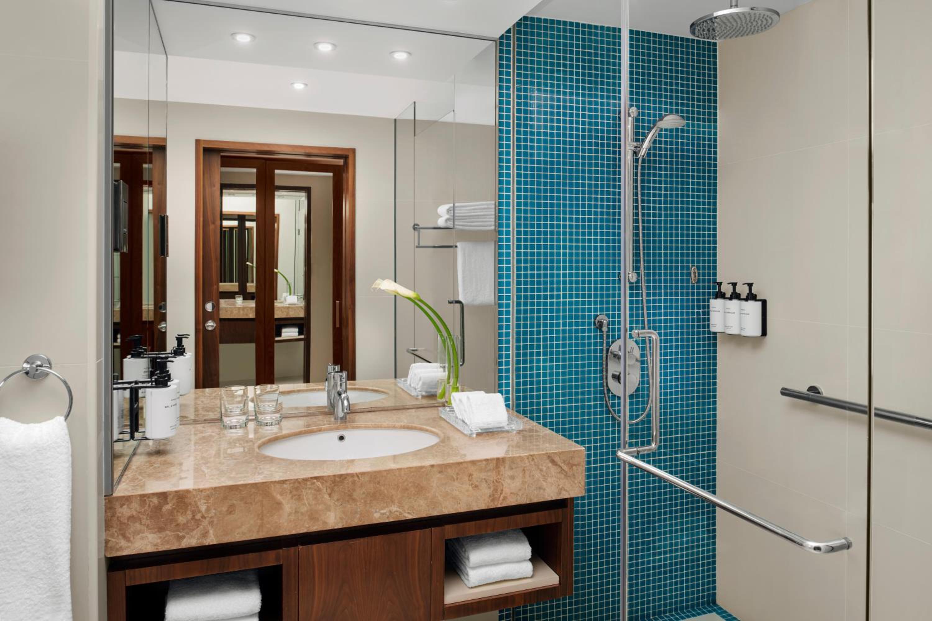 InterContinental Bahrain, an IHG Hotel — снимок 11