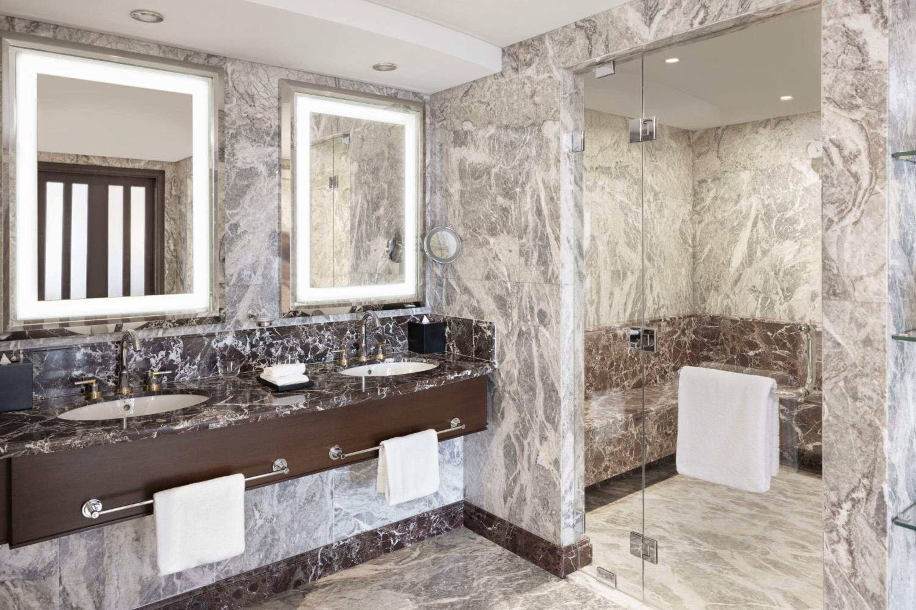 Sheraton Oman Hotel — снимок 13