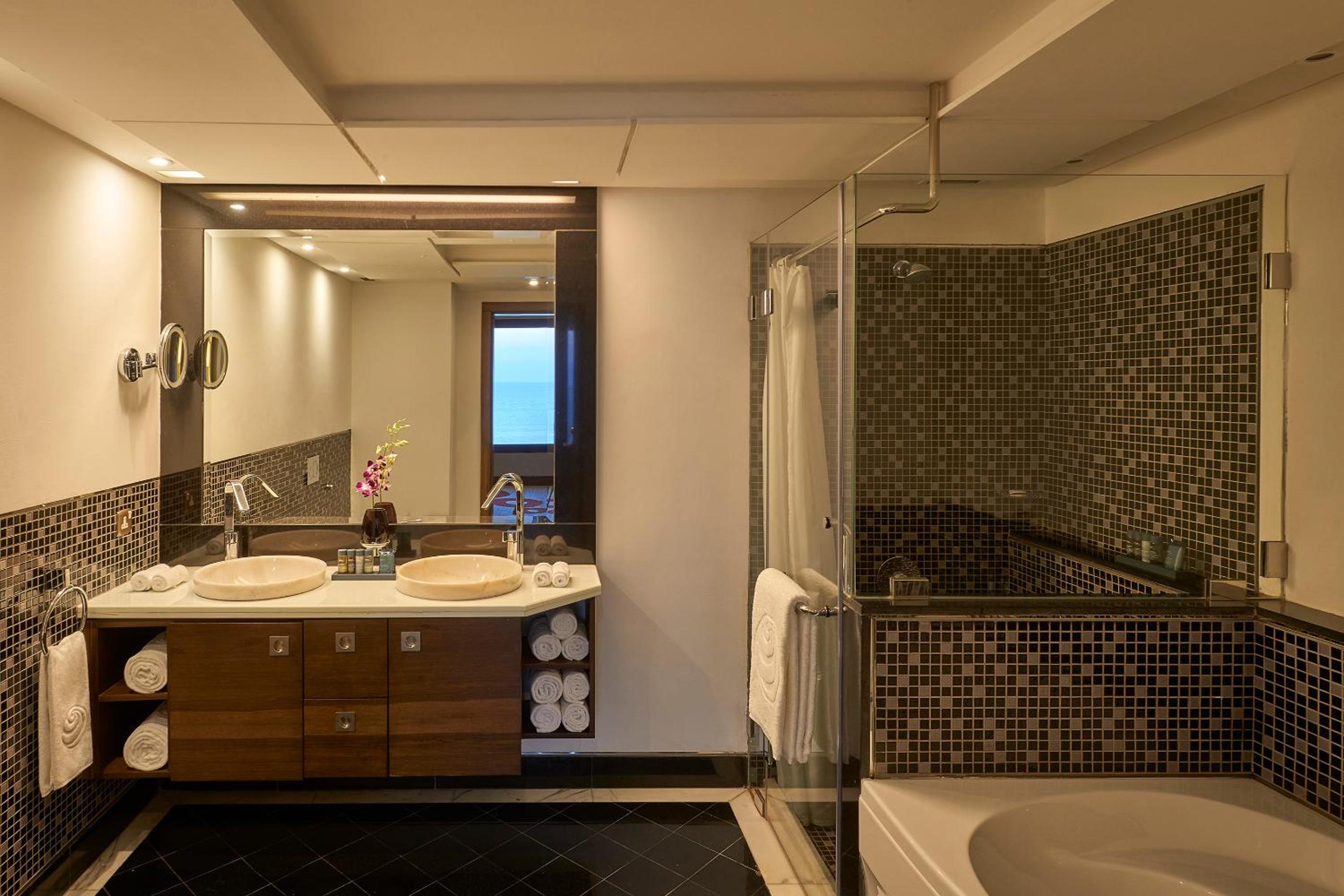 Safir Fintas Kuwait Hotel — снимок 23