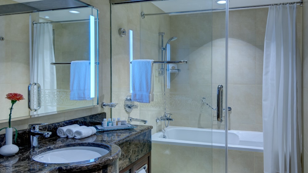 Crowne Plaza Madinah, an IHG Hotel — снимок 9