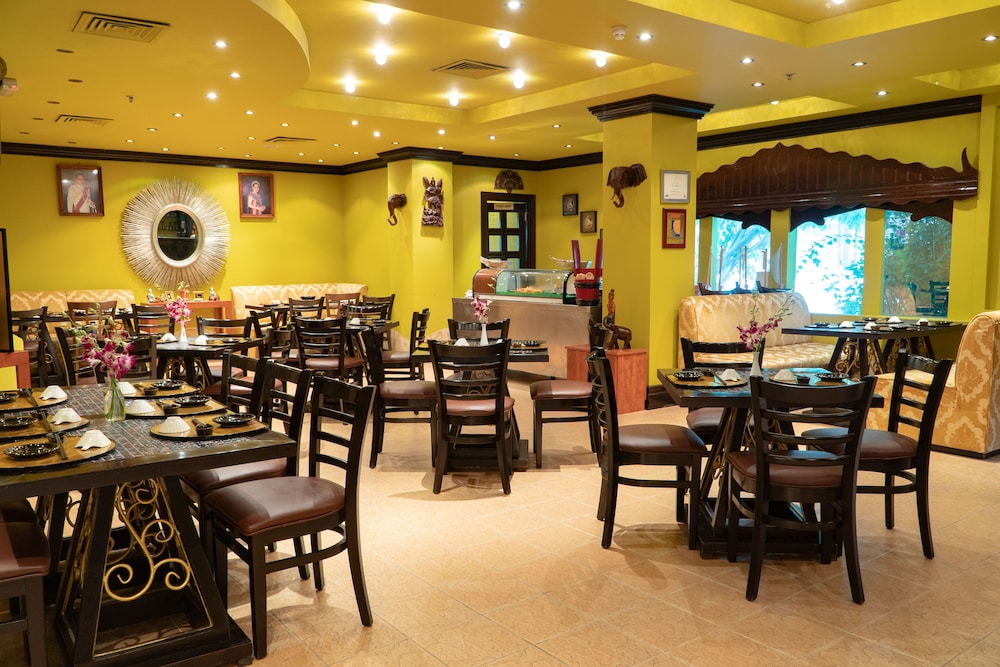 Al Ain Palace Hotel — снимок 10