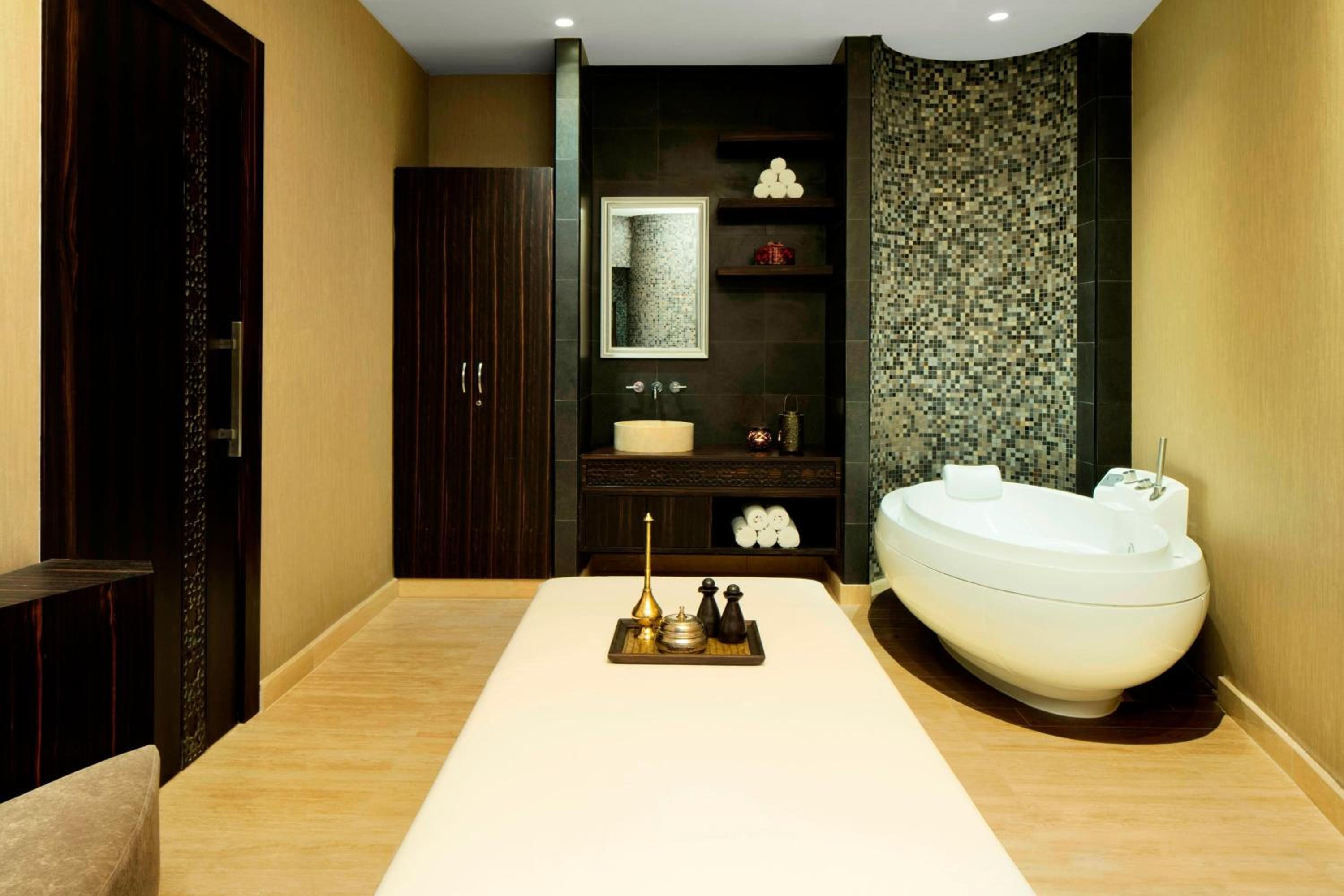 Sheraton Sharjah Beach Resort & Spa — снимок 10