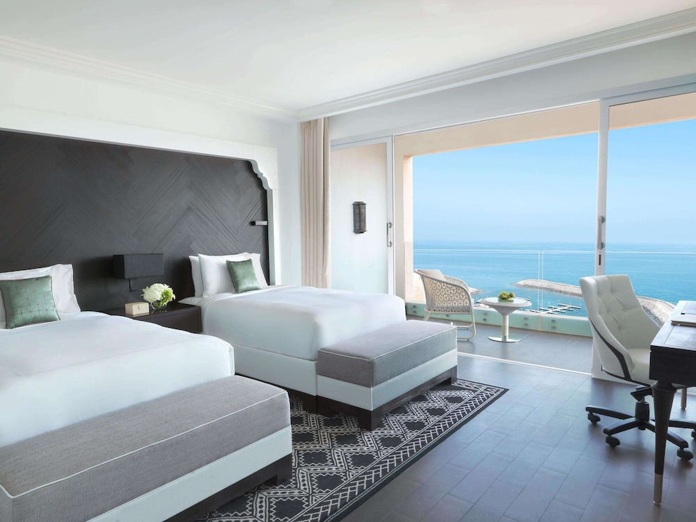 Fairmont Fujairah Beach Resort — снимок 16