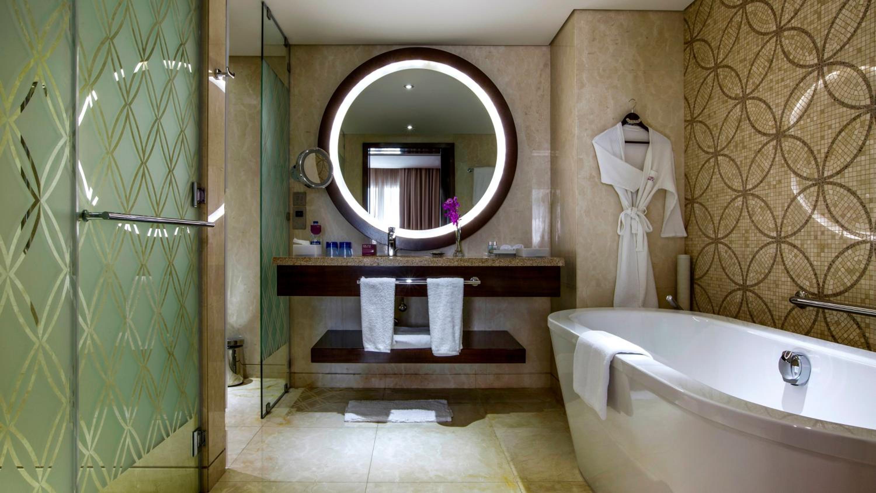 Crowne Plaza Dubai Deira, an IHG Hotel — снимок 11
