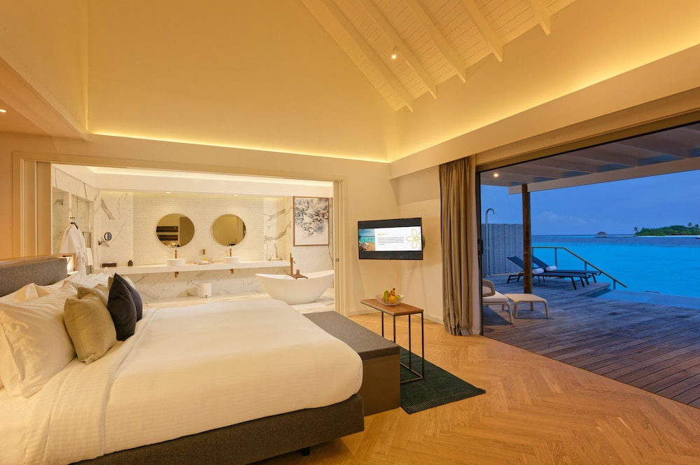 Outrigger Maldives Maafushivaru Resort — снимок 6