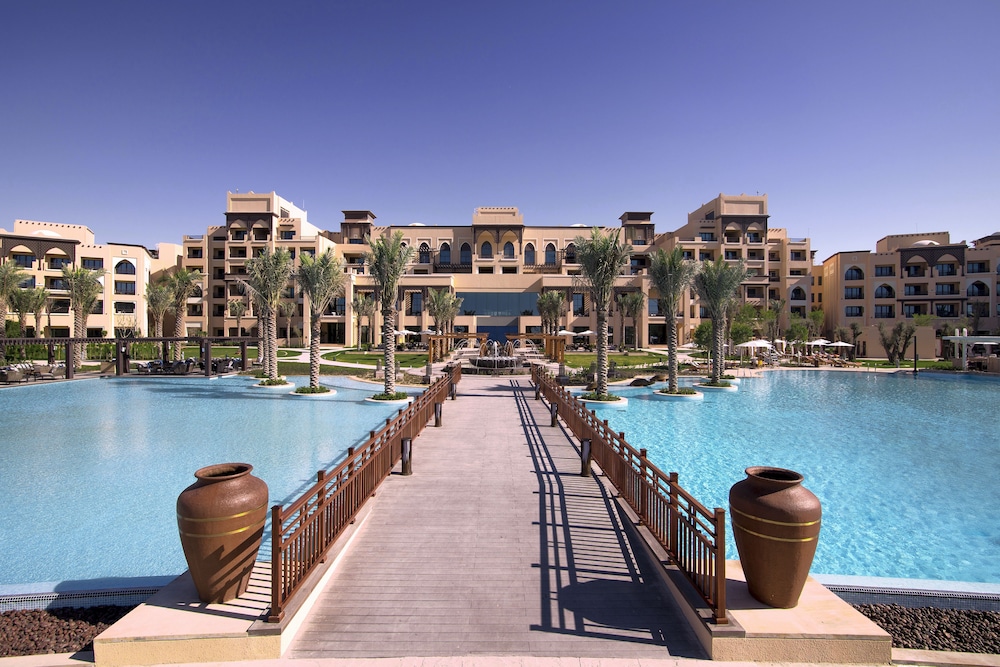 Saadiyat Rotana Resort and Villas — вид курорта