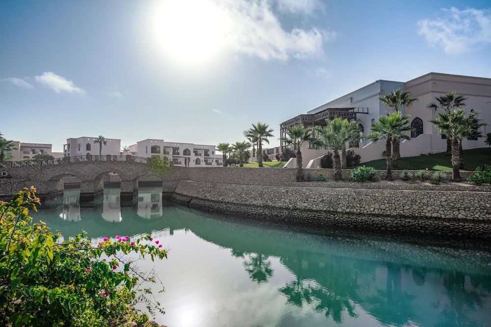 Salalah Rotana Resort — вид курорта