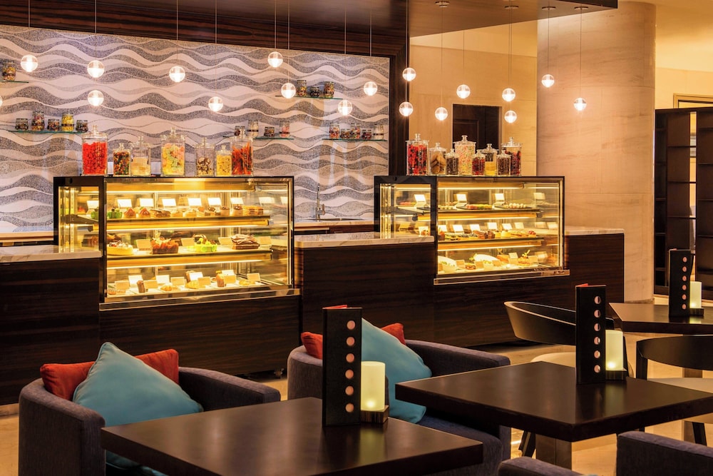 Sheraton Dubai Creek Hotel & Towers — снимок 2