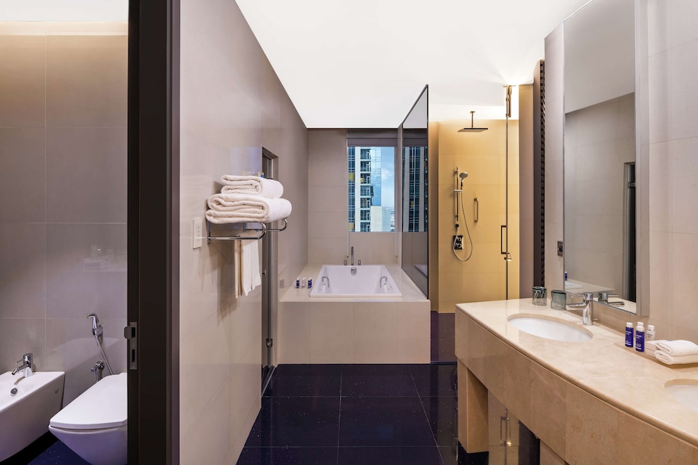 V Hotel Dubai, Curio Collection by Hilton — снимок 24